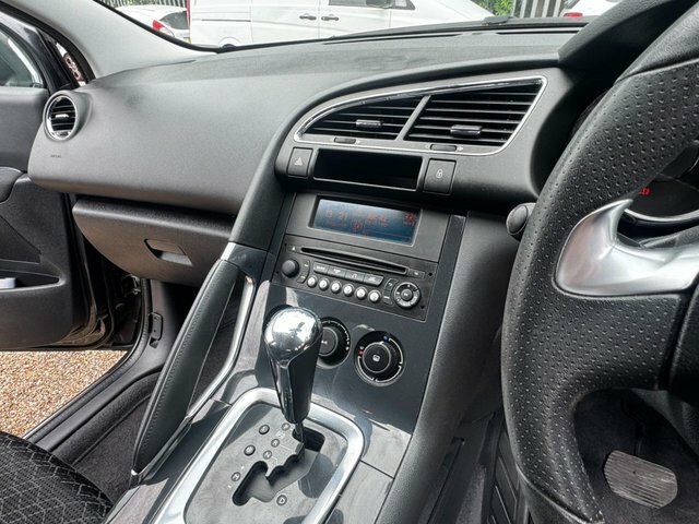 Peugeot 3008 3008 Allure Bluehdi Ss Silver #45