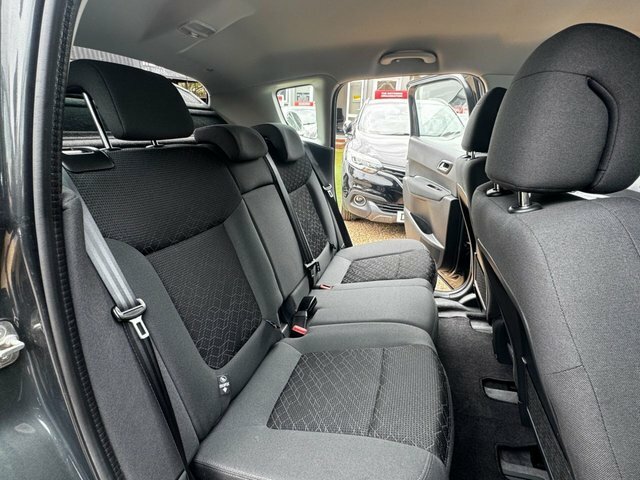Peugeot 3008 3008 Allure Bluehdi Ss Silver #37