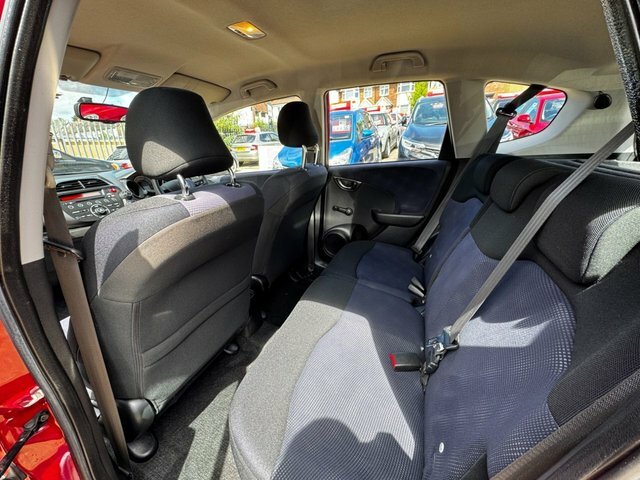 Honda Jazz 1.4 I-vtec Es Plus Cvt Hatchback Grey #29