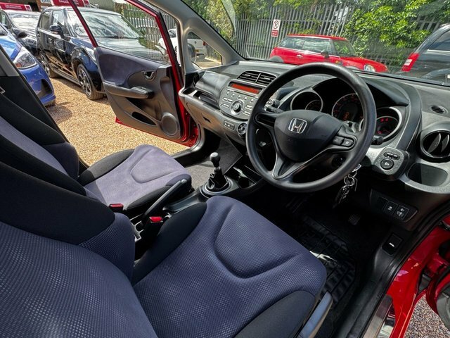Honda Jazz 1.4 I-vtec Es Plus Cvt Hatchback Grey #39