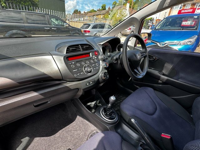 Honda Jazz 1.4 I-vtec Es Plus Cvt Hatchback Grey #25