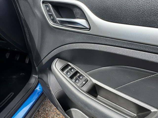 MG ZS 1.5 Vti-tech Exclusive Euro 6 Ss Red #38
