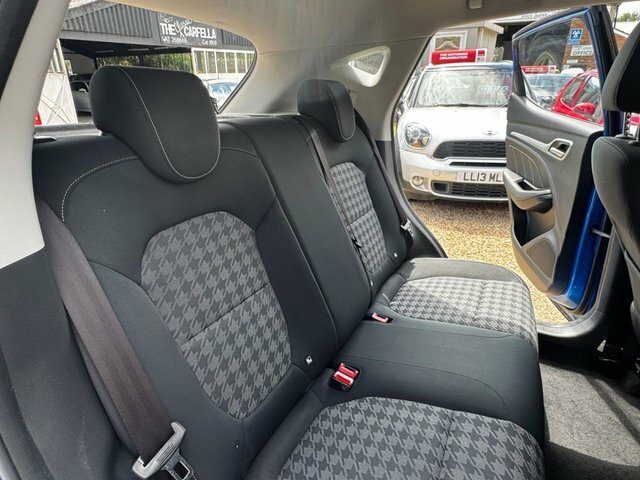 MG ZS 1.5 Vti-tech Exclusive Euro 6 Ss Red #35