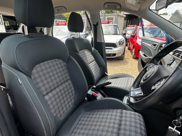 MG ZS 1.5 Vti-tech Exclusive Euro 6 Ss Red #40