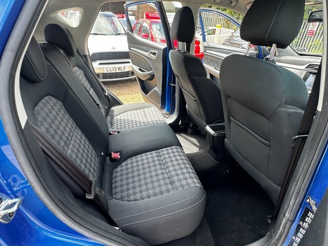 MG ZS 1.5 Vti-tech Exclusive Euro 6 Ss Red #34