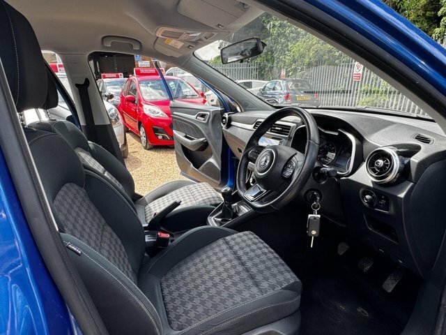 MG ZS 1.5 Vti-tech Exclusive Euro 6 Ss Red #39