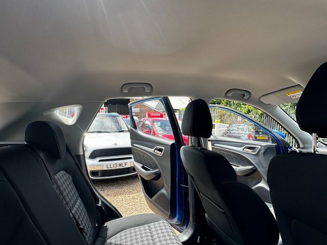 MG ZS 1.5 Vti-tech Exclusive Euro 6 Ss Red #36