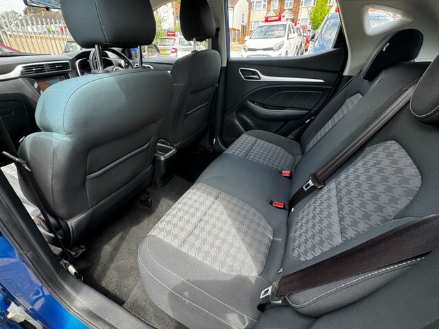 MG ZS 1.5 Vti-tech Exclusive Euro 6 Ss Red #31