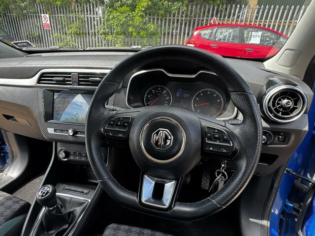 MG ZS 1.5 Vti-tech Exclusive Euro 6 Ss Red #46