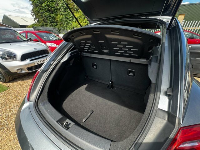 Volkswagen Beetle 1.6 Tdi Bluemotion Tech Design Cabriolet Diese Red #37