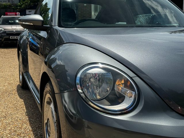 Volkswagen Beetle 1.6 Tdi Bluemotion Tech Design Cabriolet Diese Red #12
