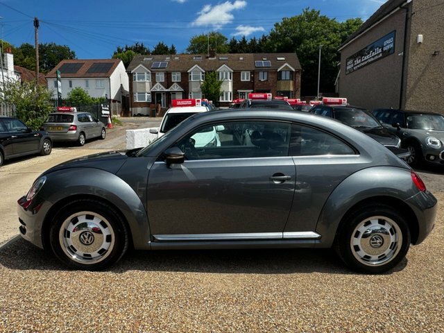 Volkswagen Beetle 1.6 Tdi Bluemotion Tech Design Cabriolet Diese Red #10