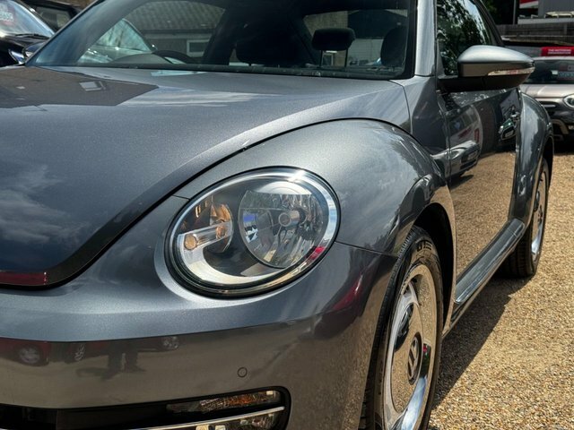 Volkswagen Beetle 1.6 Tdi Bluemotion Tech Design Cabriolet Diese Red #11