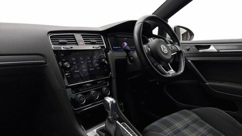 Volkswagen Golf 2018 18 1.4 YA18KZS White #2
