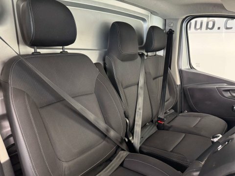 Renault Trafic Black Edition 2.0 Dci Energy 28 Swb Standard 145 B Black #34