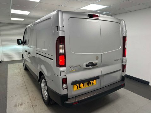 Renault Trafic Black Edition 2.0 Dci Energy 28 Swb Standard 145 B Black #24