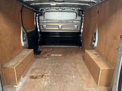 Renault Trafic Black Edition 2.0 Dci Energy 28 Swb Standard 145 B Black #27