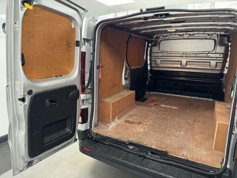 Renault Trafic Black Edition 2.0 Dci Energy 28 Swb Standard 145 B Black #26