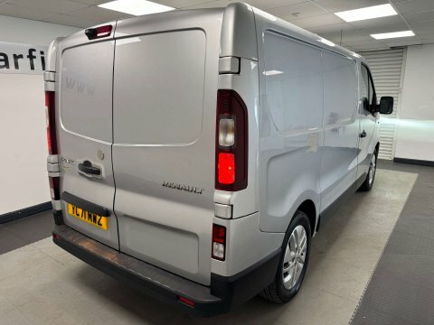 Renault Trafic Black Edition 2.0 Dci Energy 28 Swb Standard 145 B Black #29