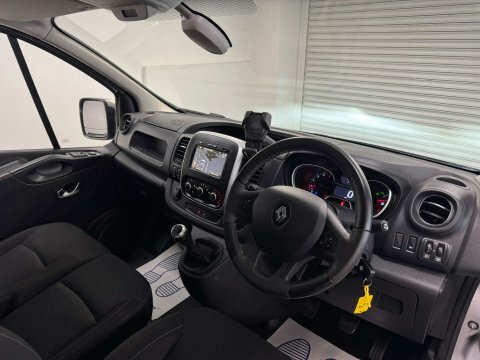 Renault Trafic Black Edition 2.0 Dci Energy 28 Swb Standard 145 B Black #32