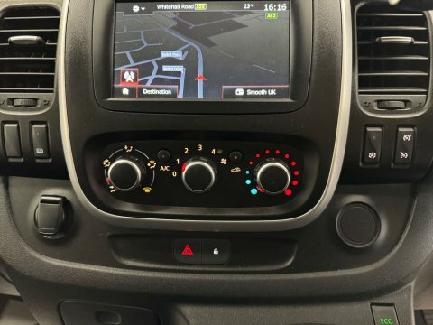 Renault Trafic Black Edition 2.0 Dci Energy 28 Swb Standard 145 B Black #14