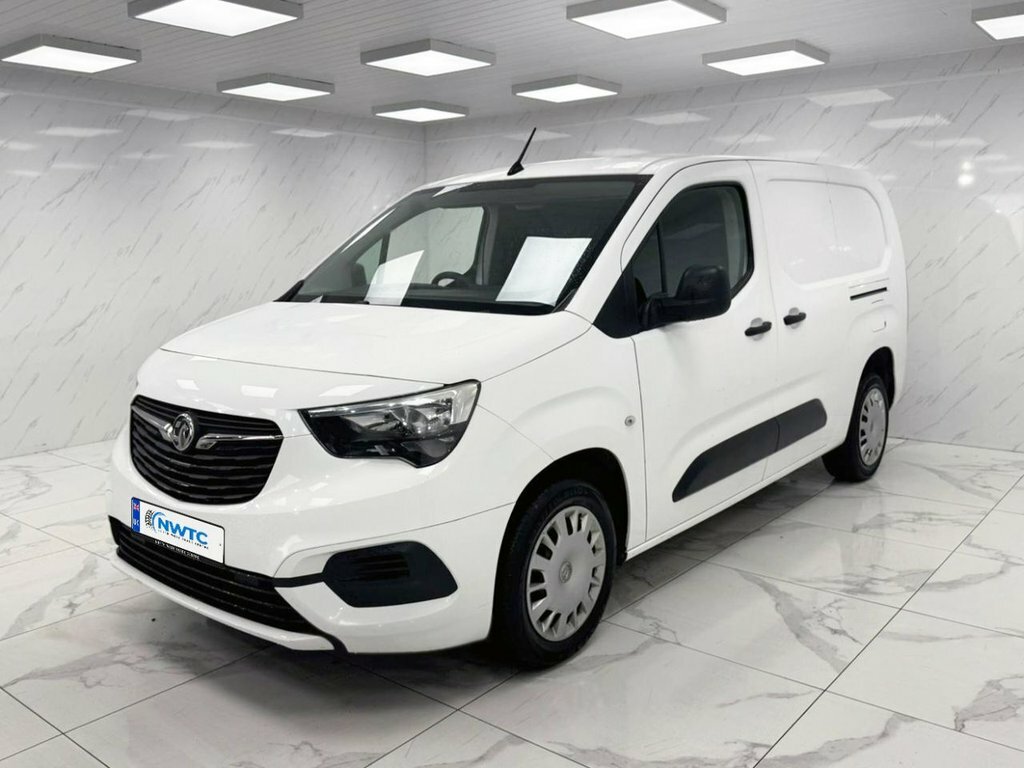 Vauxhall Combo 1.5L Sportive DV70VVY White #5