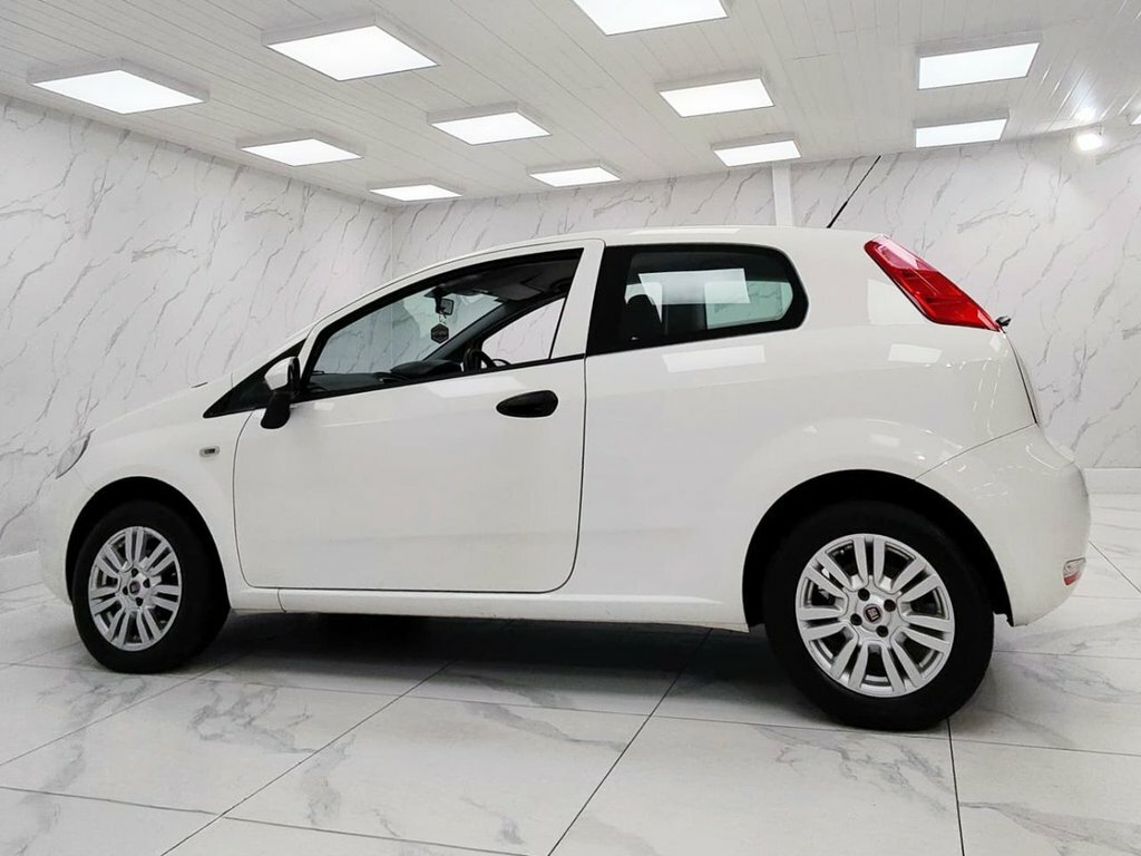 Fiat Punto 1.2L Pop White #6