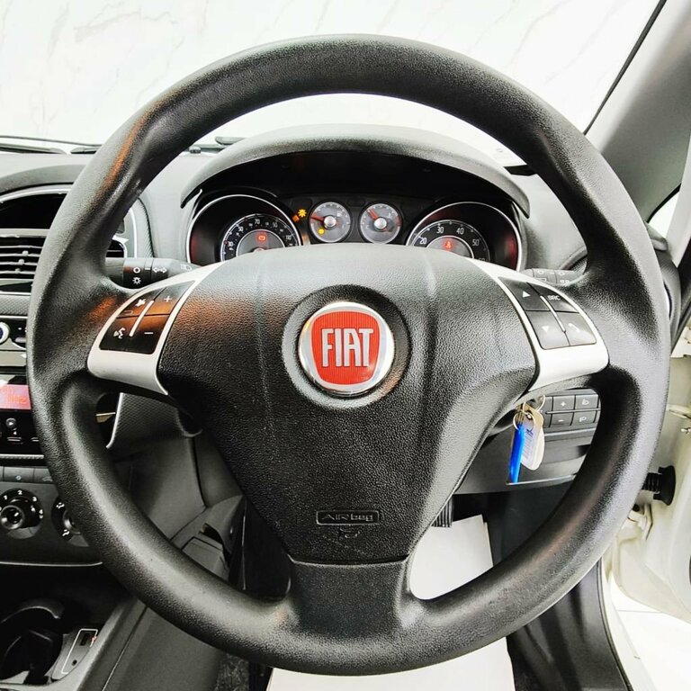 Fiat Punto Pop Plus Hatchback 1.2 Pop Plus White #19