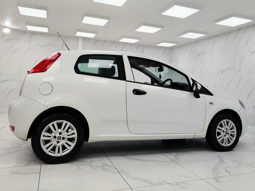 Fiat Punto Pop Plus Hatchback 1.2 Pop Plus White #12