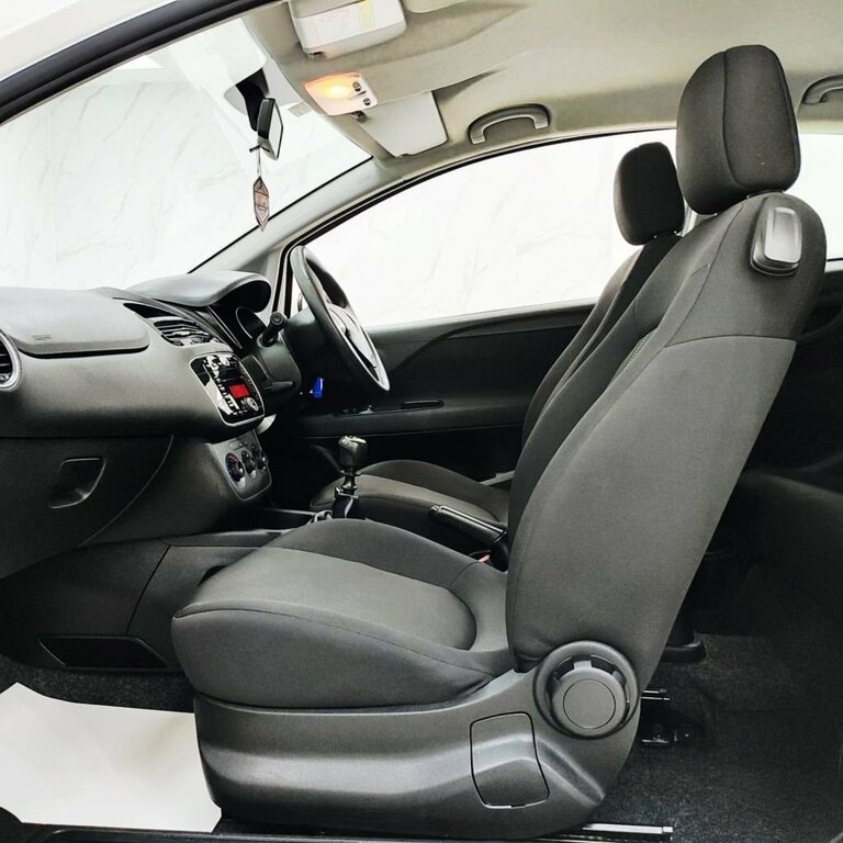 Fiat Punto Pop Plus Hatchback 1.2 Pop Plus White #14