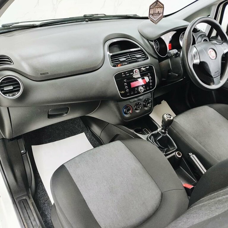 Fiat Punto Pop Plus Hatchback 1.2 Pop Plus White #15