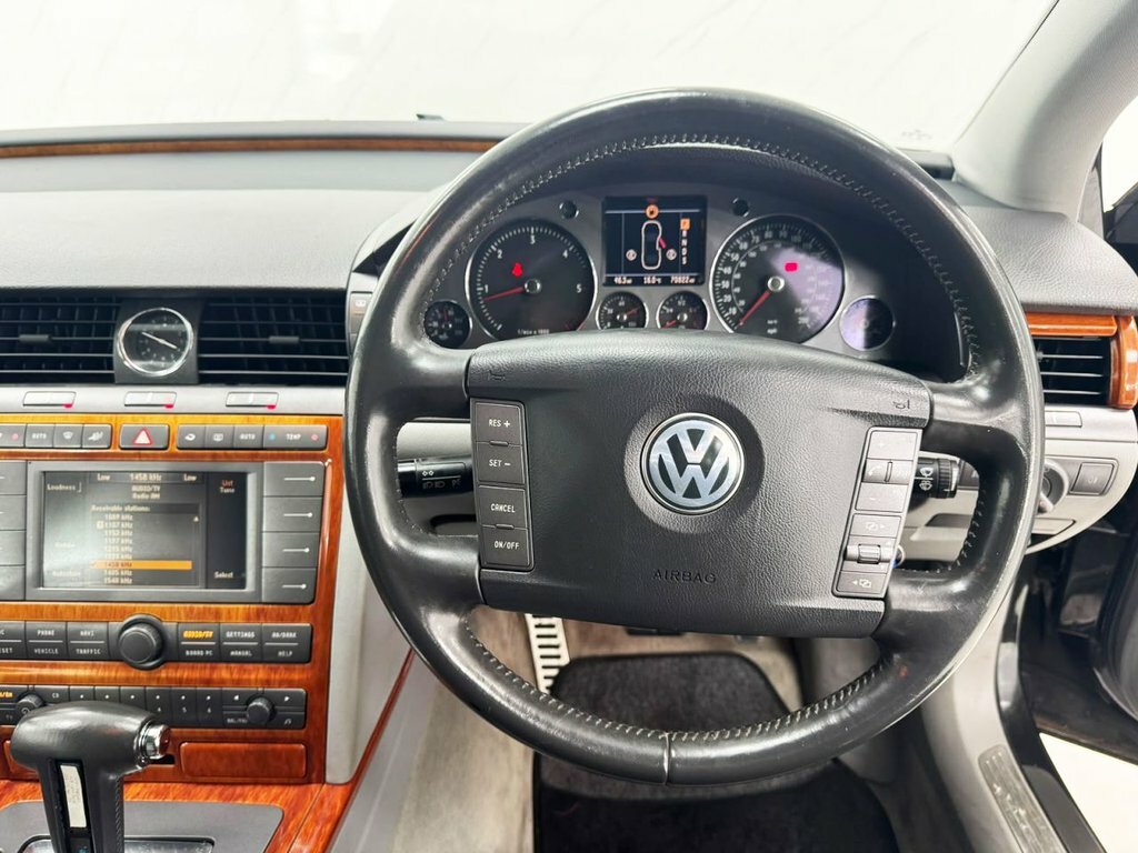 Volkswagen Phaeton 3.0 Tdi V6 4Motion 5 Seats  #15