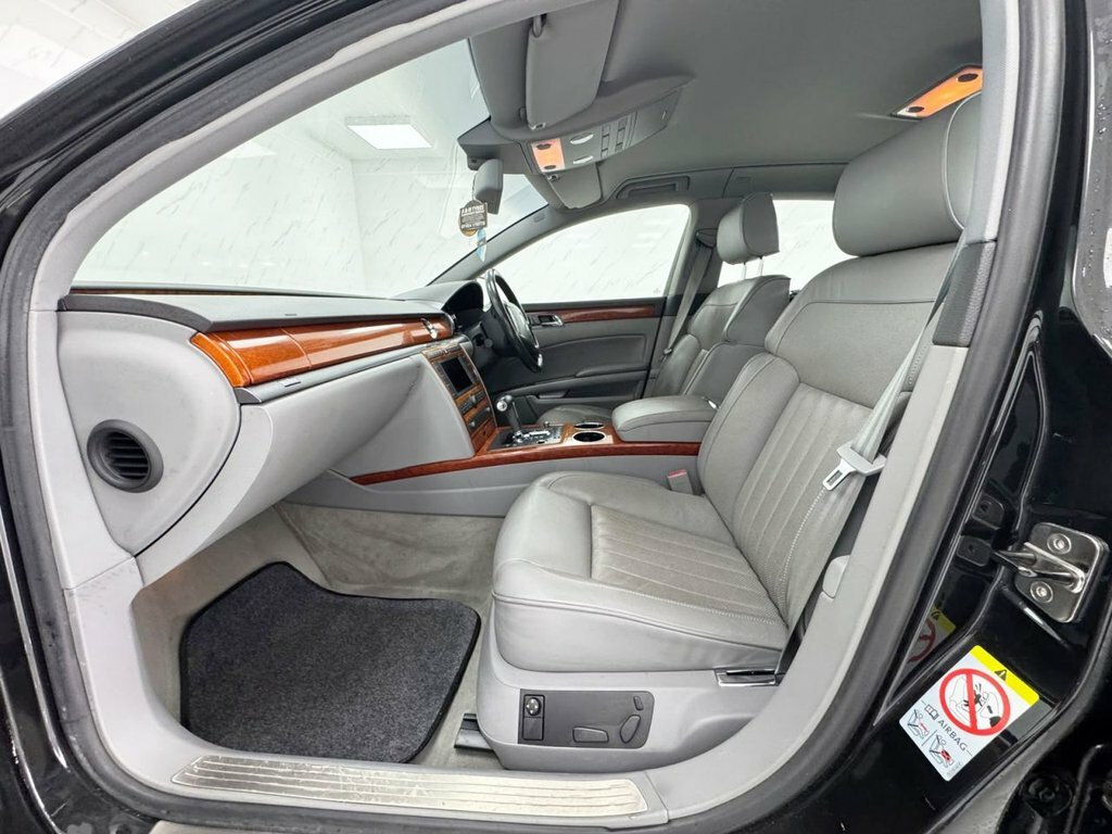 Volkswagen Phaeton 3.0 Tdi V6 4Motion 5 Seats  #11