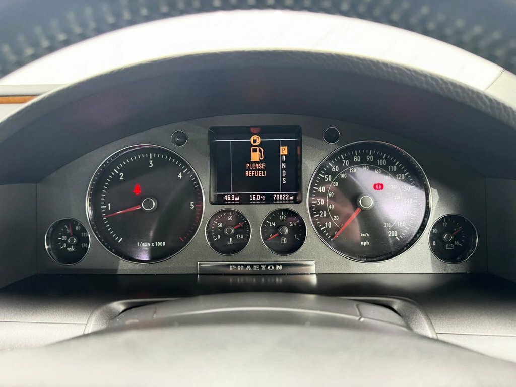 Volkswagen Phaeton 3.0 Tdi V6 4Motion 5 Seats  #14