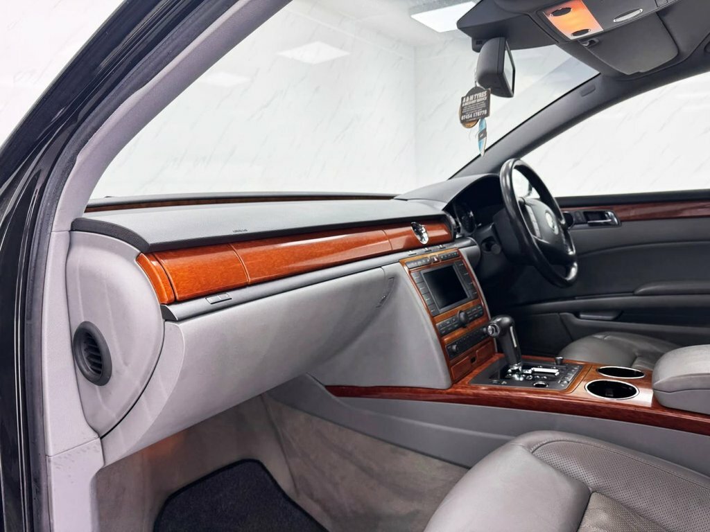 Volkswagen Phaeton 3.0 Tdi V6 4Motion 5 Seats  #12