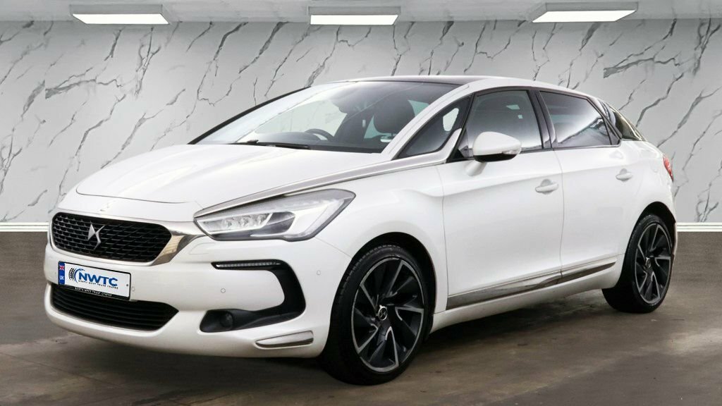 DS DS 5 2L Prestige White #2