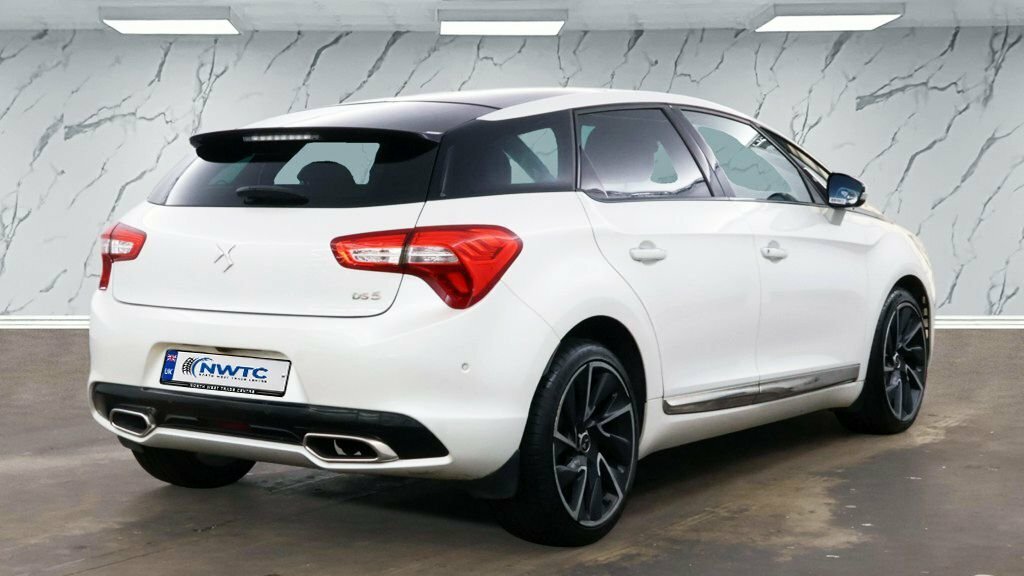 DS DS 5 2L Prestige White #4