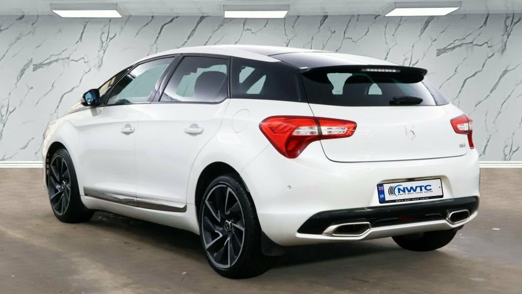 DS DS 5 2L Prestige White #3