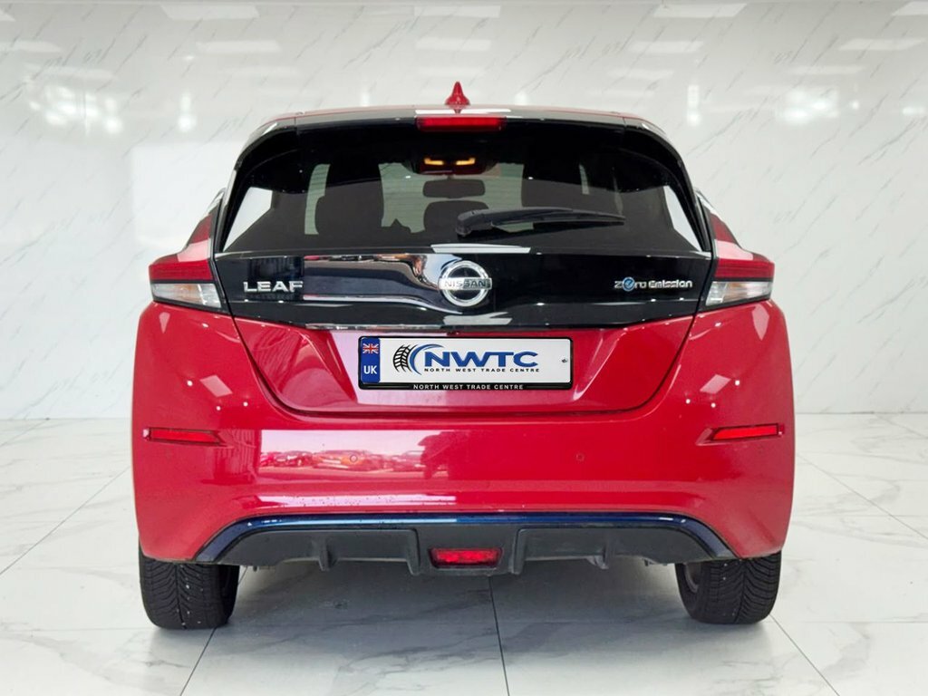 Nissan Leaf Hatchback SV71YNU Red #6