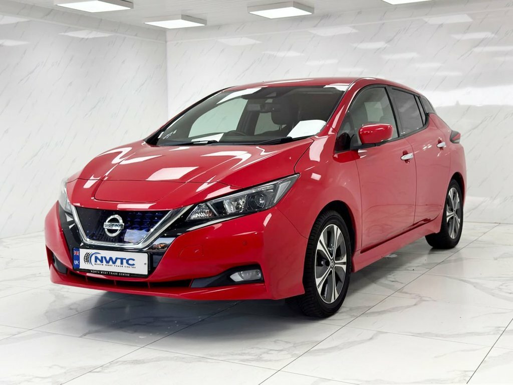 Nissan Leaf Hatchback SV71YNU Red #5
