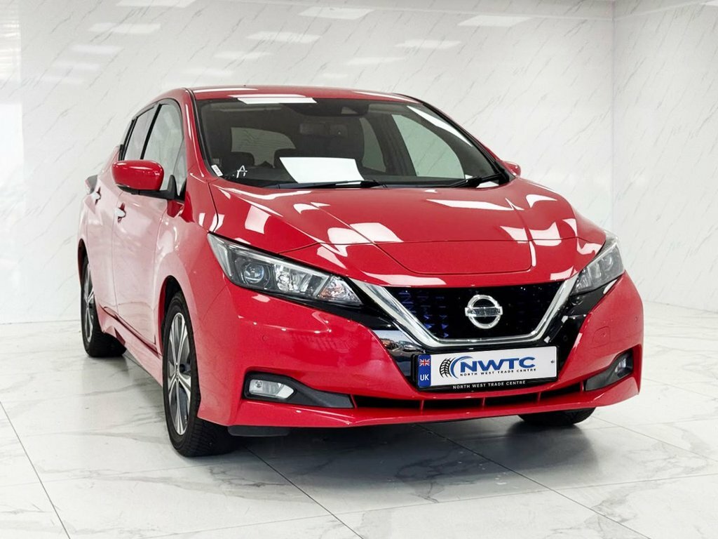 Nissan Leaf Hatchback SV71YNU Red #2