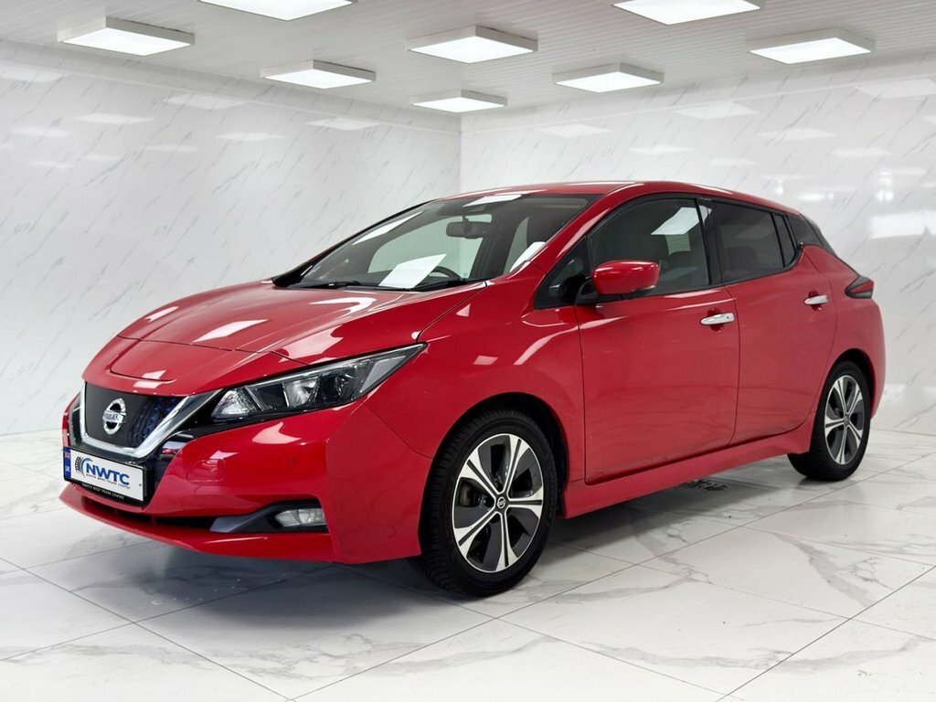Nissan Leaf Hatchback SV71YNU Red #4