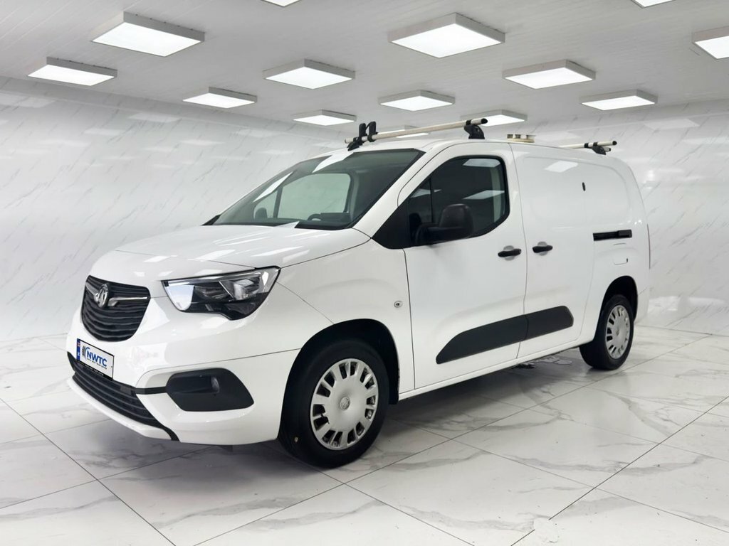 Vauxhall Combo 1.5L Sportive YR22HCP White #5