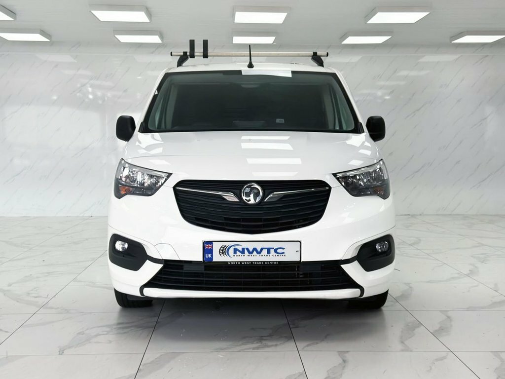 Vauxhall Combo 1.5L Sportive YR22HCP White #3