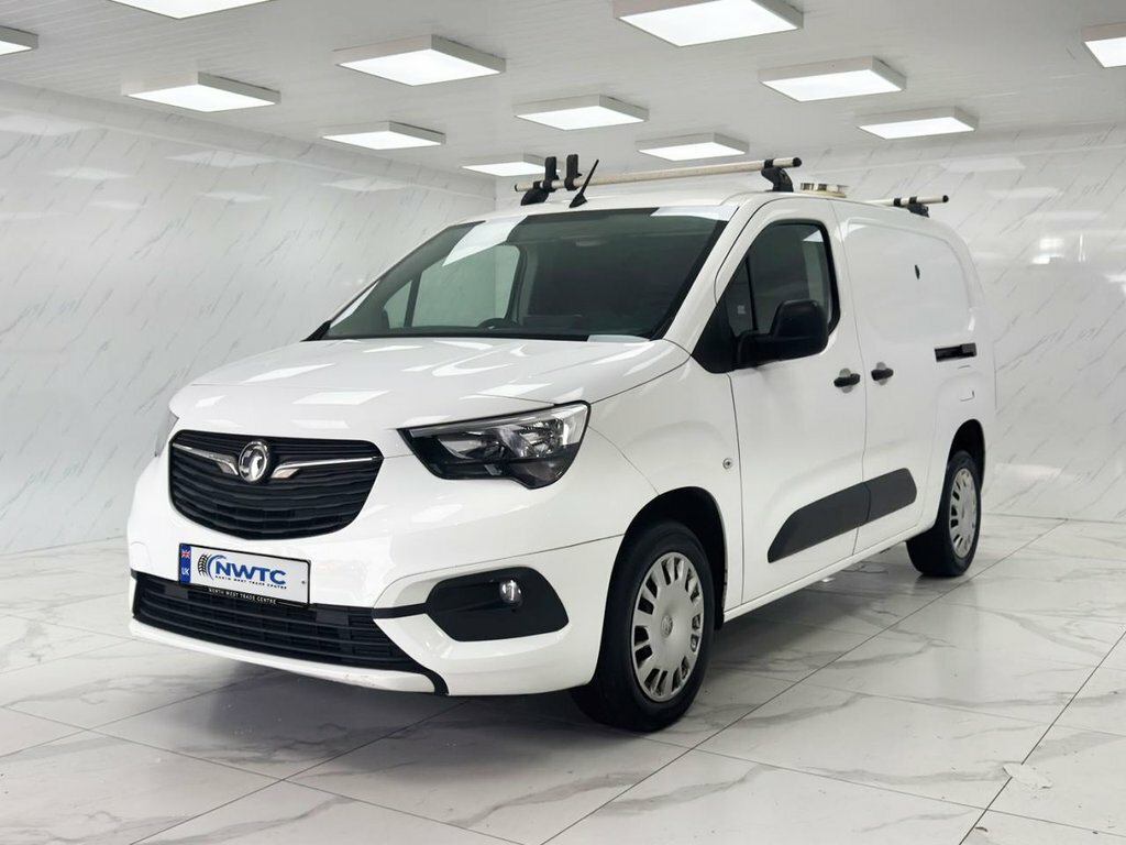 Vauxhall Combo 1.5L Sportive YR22HCP White #4