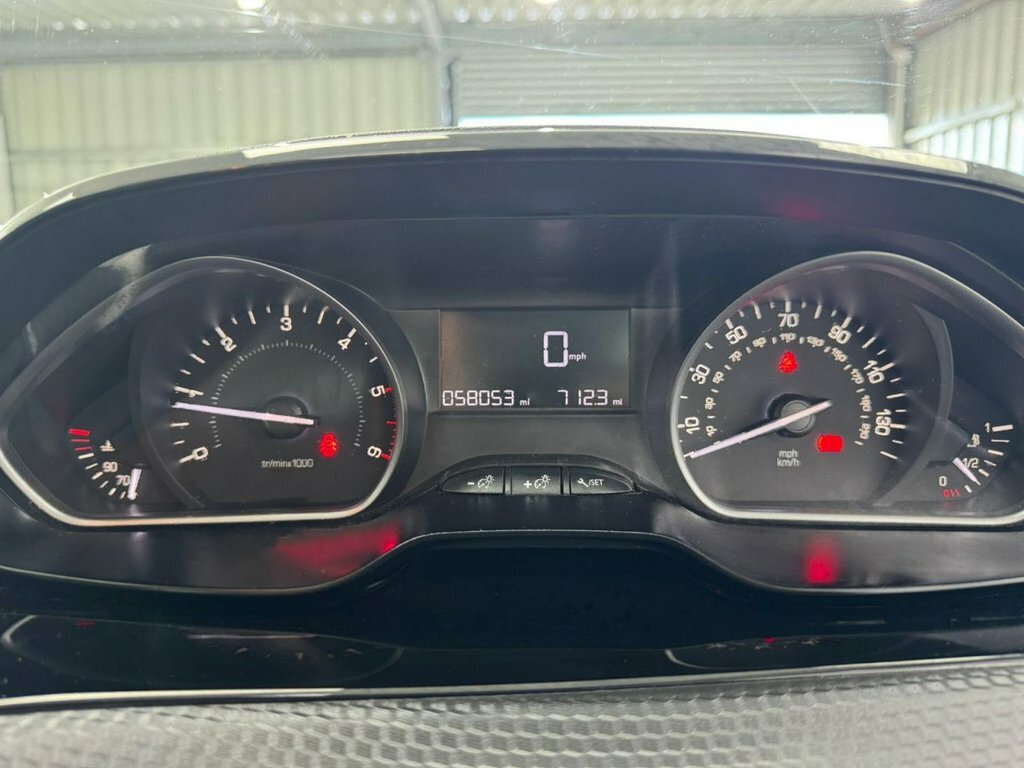 Peugeot 2008 Blue Hdi Active White #17