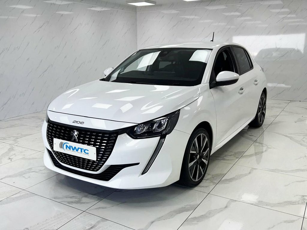 Peugeot 208 Puretech Allure Premium Ss White #4