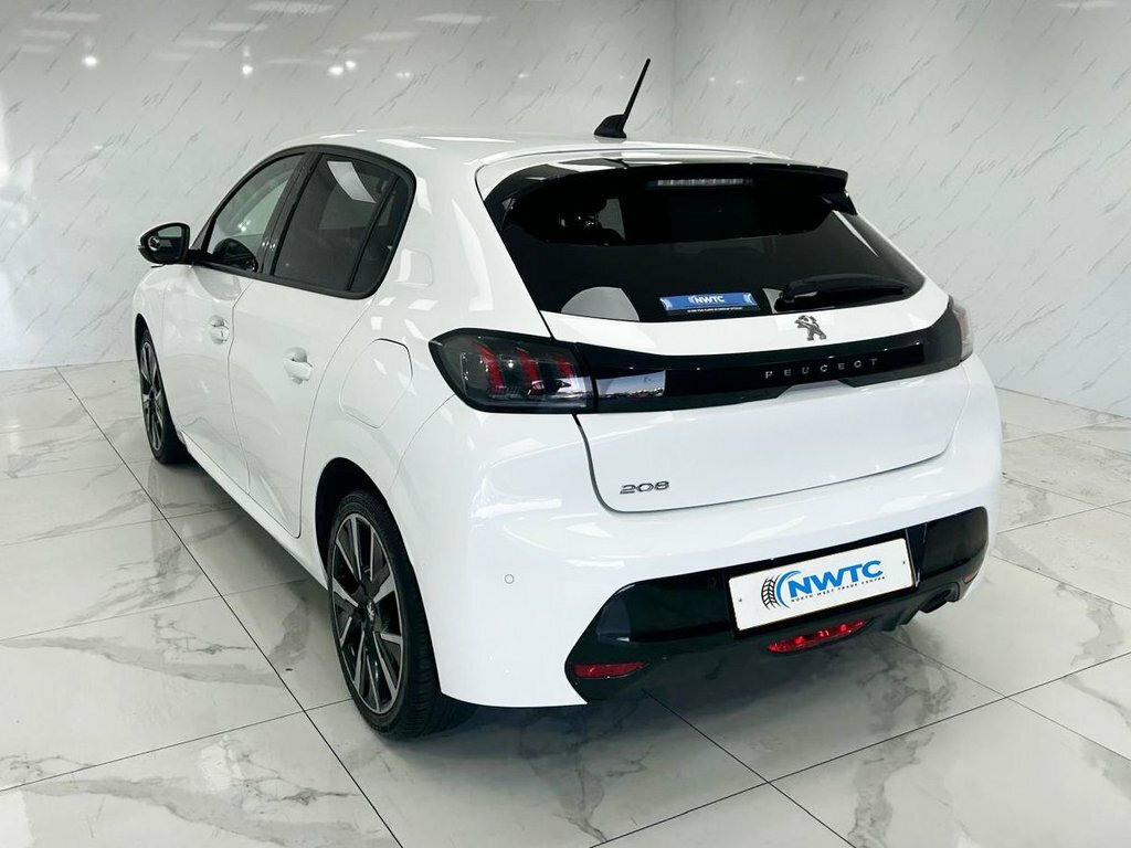 Peugeot 208 Puretech Allure Premium Ss White #7
