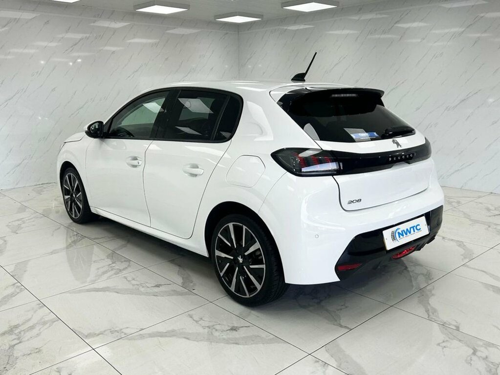 Peugeot 208 Puretech Allure Premium Ss White #6