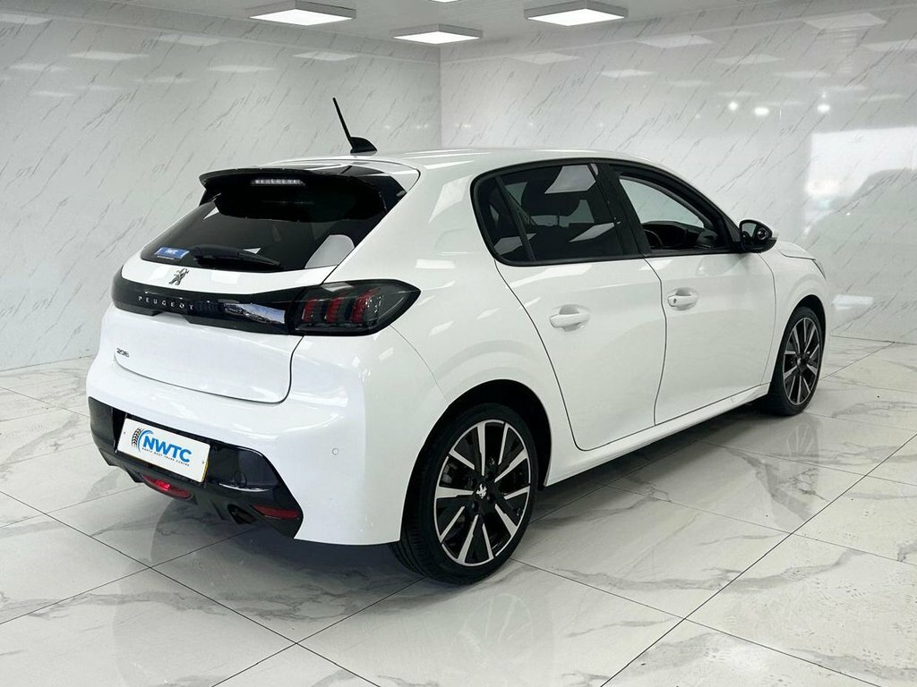 Peugeot 208 Puretech Allure Premium Ss White #10